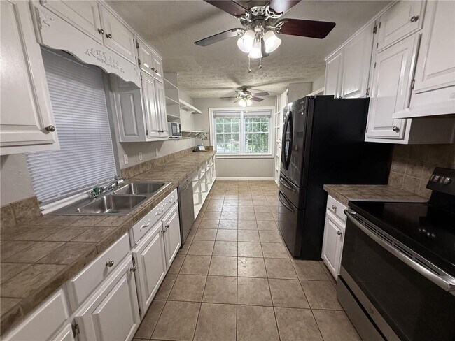 Building Photo - 3721 Quail Hollow Trail