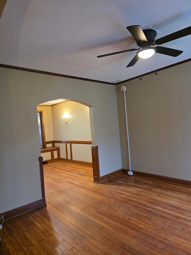 Building Photo - 4002 Belwood Ave