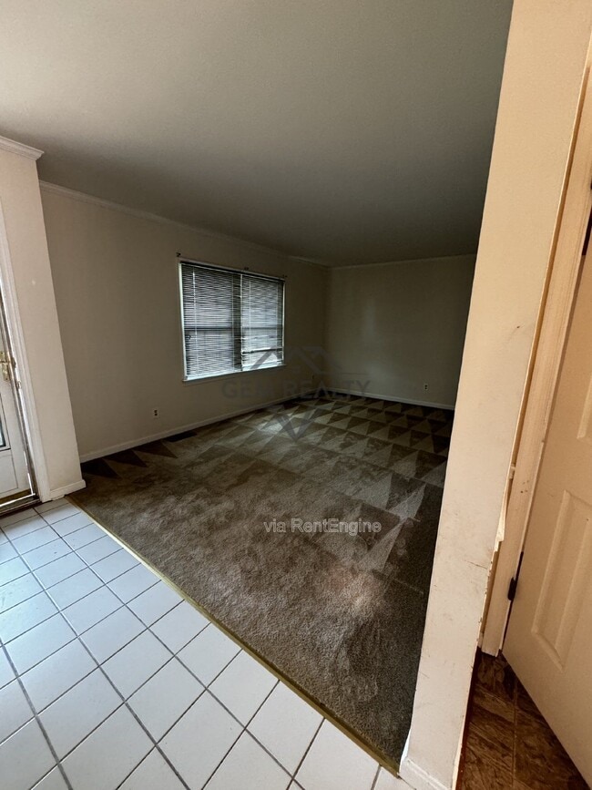 Building Photo - 5088 Blarney St