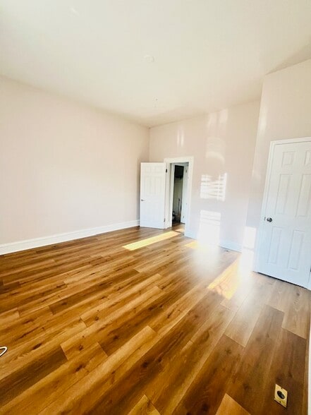 3F Brigh Sunny High Ceiling First br - 913 N 15th St