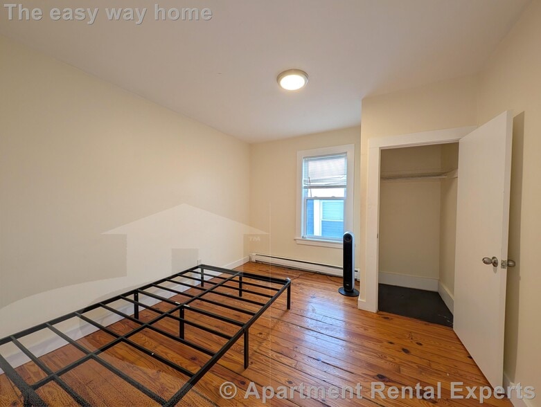 Building Photo - 66 Pleasant St