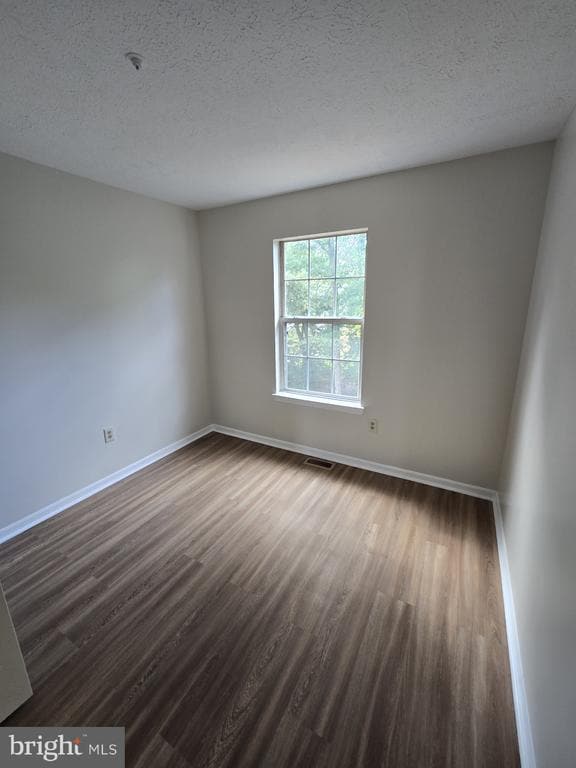 Building Photo - 6328 S Lake Ct