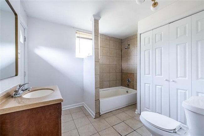 Building Photo - 2986 Belvedere Ln