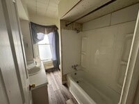 Building Photo - "Charming 2-Bedroom Apartment with Bonus Storage Space in Herndon, PA!"