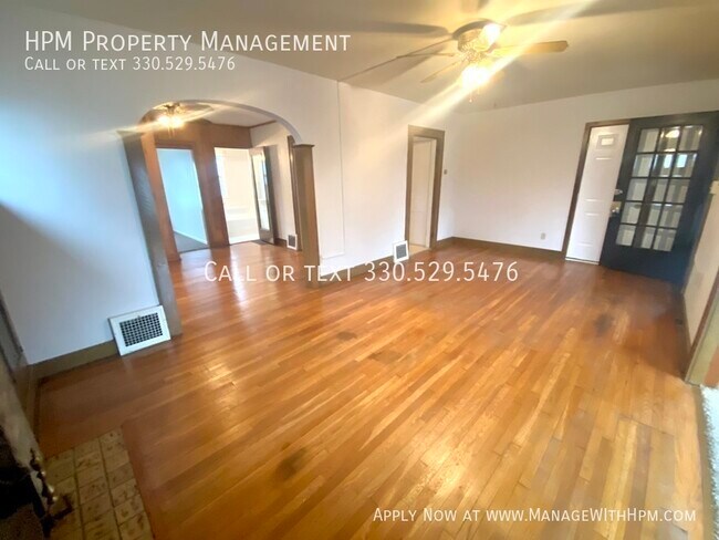 Building Photo - 2109 Woodland Ave NW