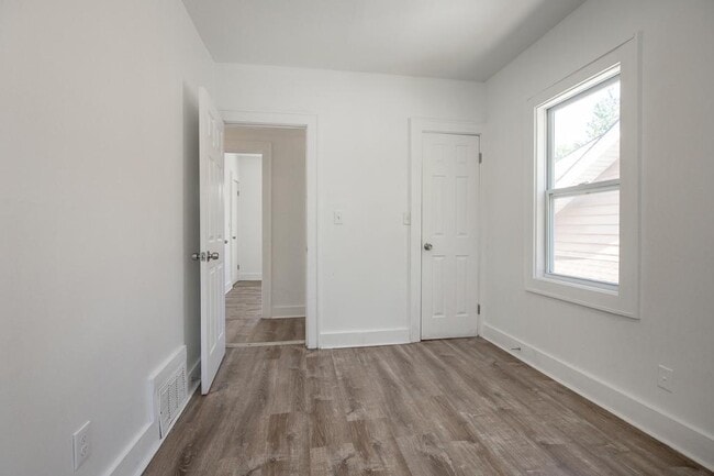 Building Photo - 1224 E 175th St
