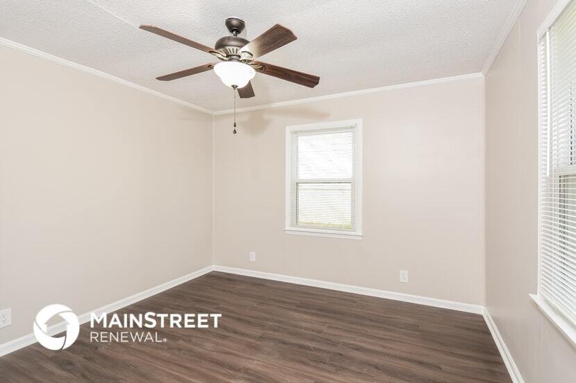 Building Photo - 19 Sioux Rd NE