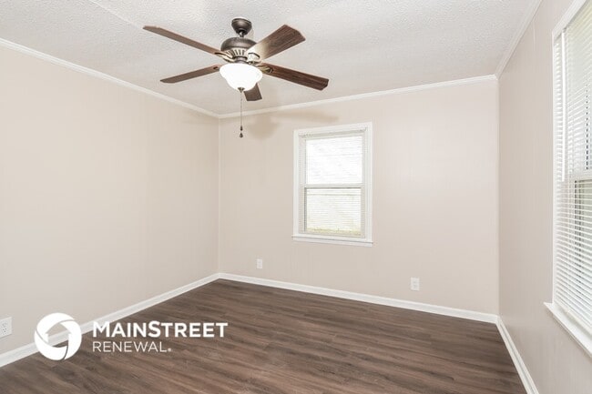 Building Photo - 19 Sioux Rd NE