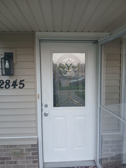 Building Photo - 2845 Holiday Dr