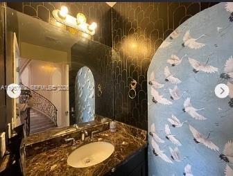 Building Photo - 1102 NW 26th St