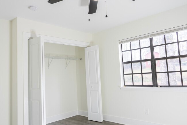 Building Photo - 5201 Sunset Trail