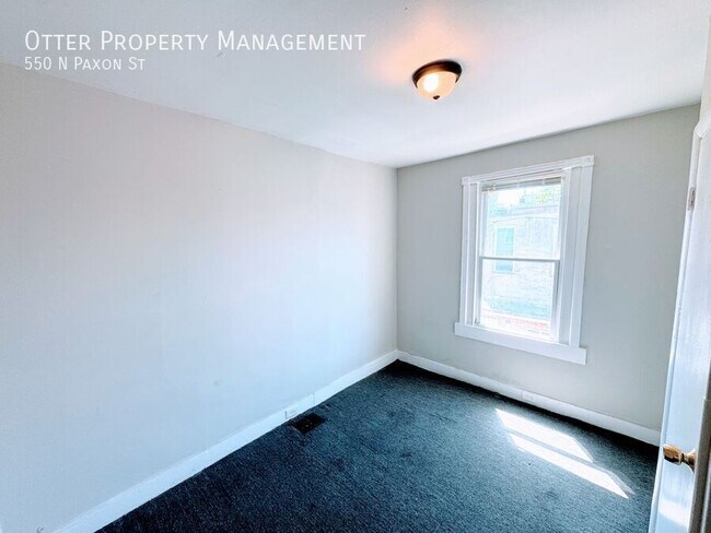 Building Photo - 550 N Paxon St