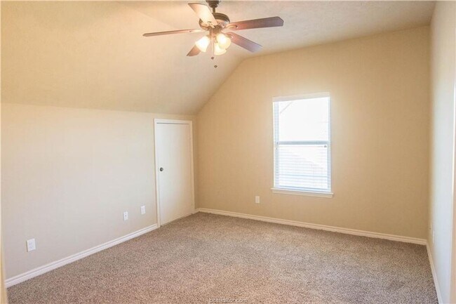 Building Photo - 3376 Keefer Loop