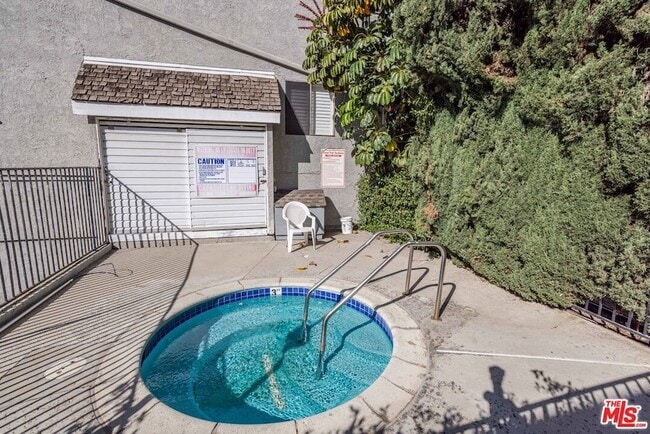 Building Photo - 9140 Burnet Ave