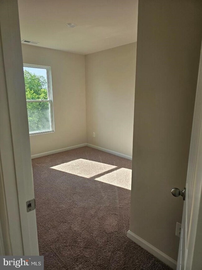 Building Photo - 43 Cramsford St