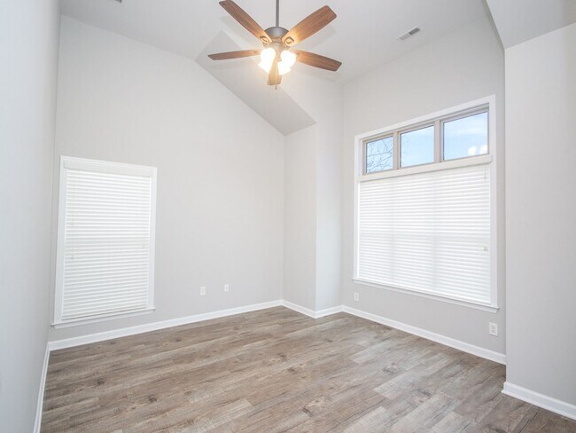 Building Photo - Gorgeous Corner-Lot Home in Canebrake Club – Lawn Care Included