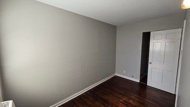 Building Photo - 323 Claremont Ave