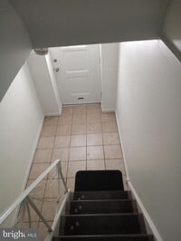 Building Photo - 66 Suburban Ln