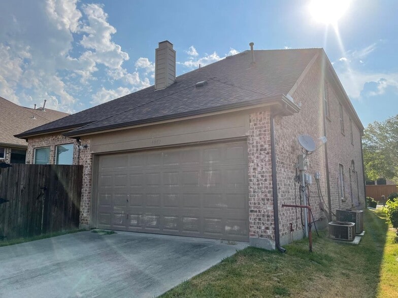 Building Photo - 4077 Truman Dr