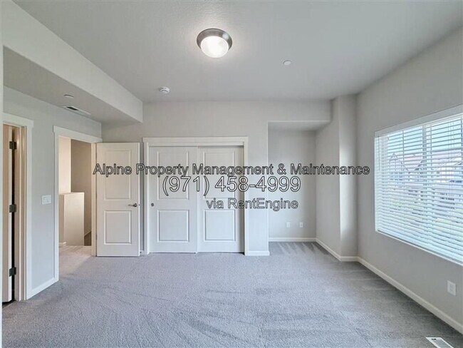 Building Photo - 14229 SW 169th Ave
