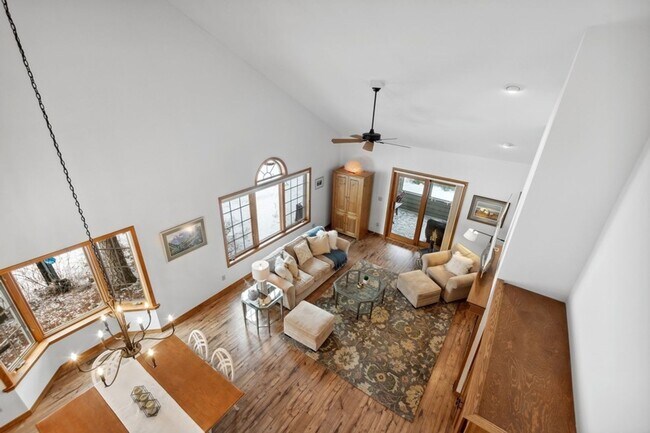 Building Photo - 3 bedroom, 2.5 bath townhome, close to Whitefish Lake State Park and the Golf Course