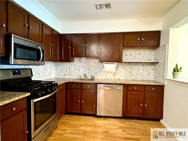 Building Photo - 7 Boyard Ct
