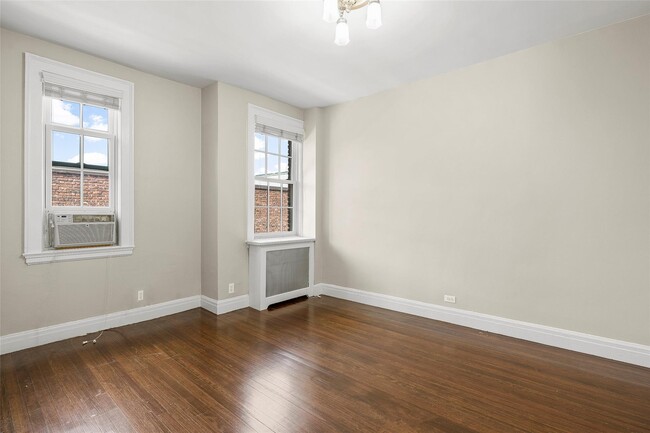 Building Photo - 26 East Pkwy