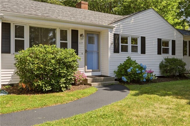Building Photo - 117 Canonchet Dr