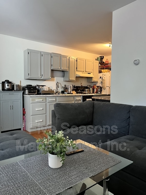 Building Photo - 358-360 North Winooski Avenue - 1