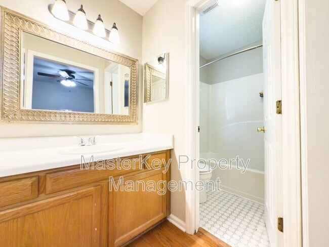 Building Photo - 4220 Old Brick Ct