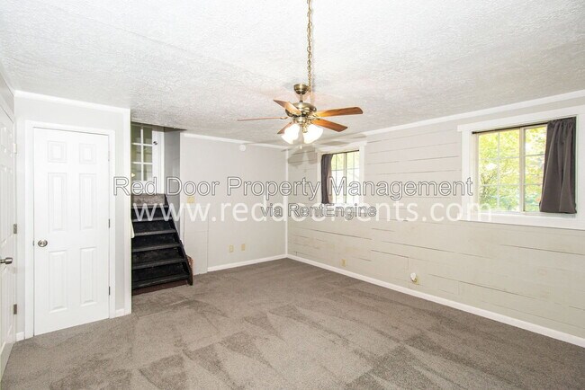 Building Photo - 5505 Straw Hat Dr
