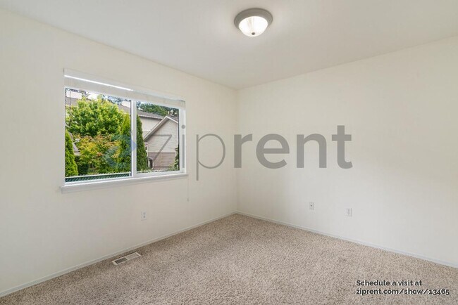 Building Photo - 15150 NE 8th Pl