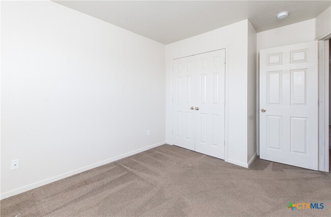 Building Photo - 4207 Primrose Dr