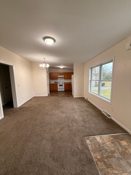 Building Photo - 4178 S Center St