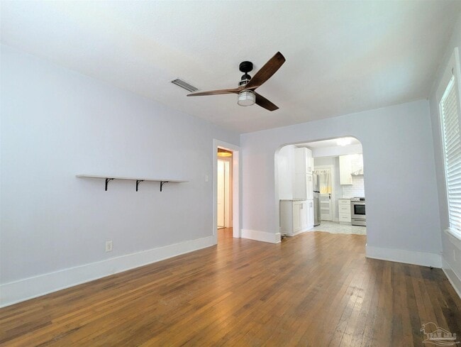 Building Photo - 1124 E Bobe St