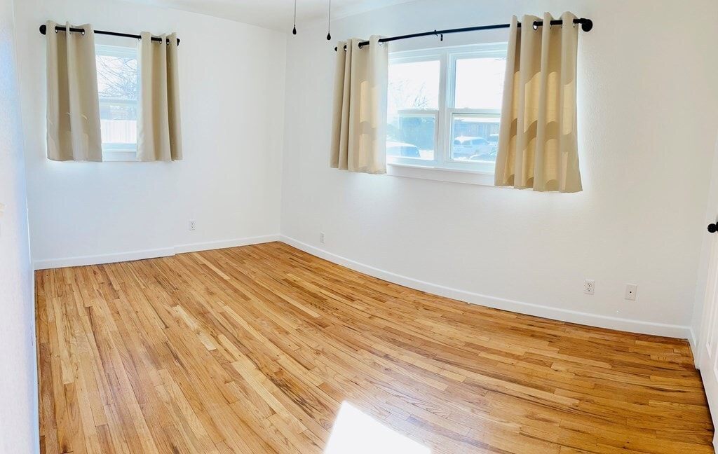 Building Photo - 311 SW 10th St