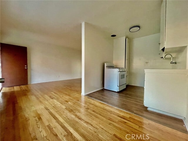 Building Photo - 1433 N Bronson Ave