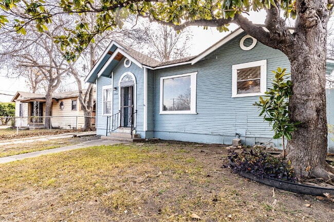 Building Photo - 206 Hoover Ave