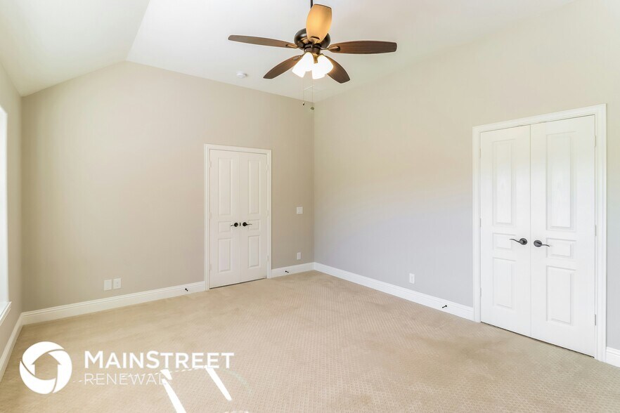 Building Photo - 9013 Conroe Dr