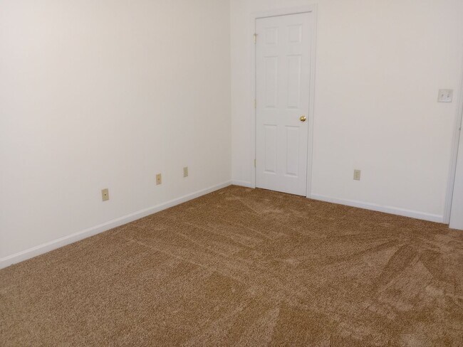 Building Photo - 3500-3502-3502 Delmar Ct