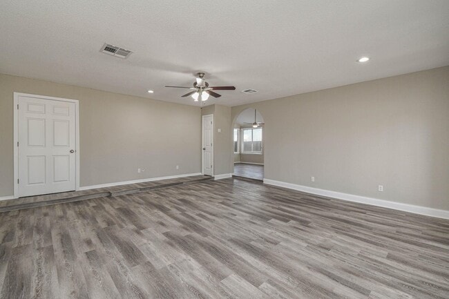 Building Photo - 13126 Townwood Dr