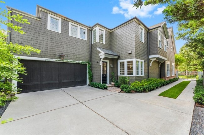 Building Photo - 2530 Stanmore Dr