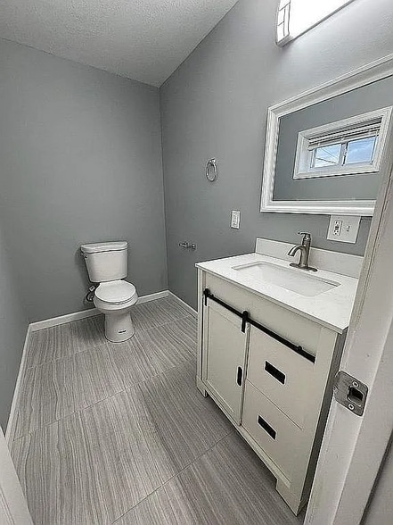 Building Photo - 926 S Coy St