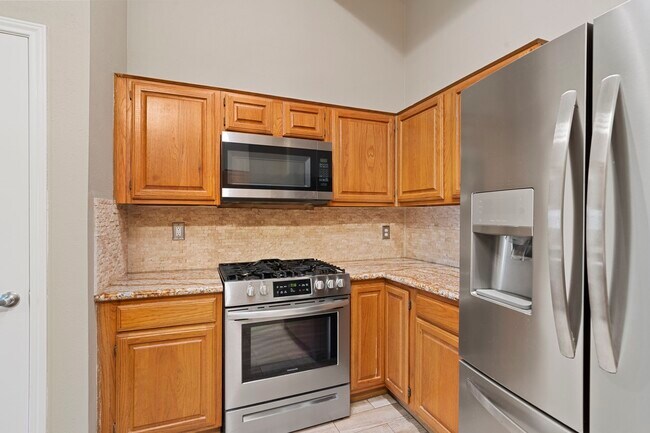 Building Photo - 2502 Planters Row