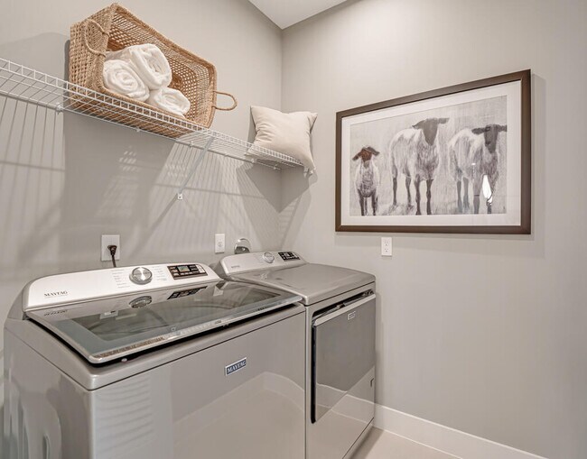 Building Photo - 923 SW Pr Ave