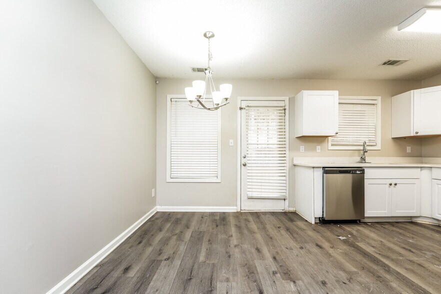Building Photo - 6783 Mahonia Pl
