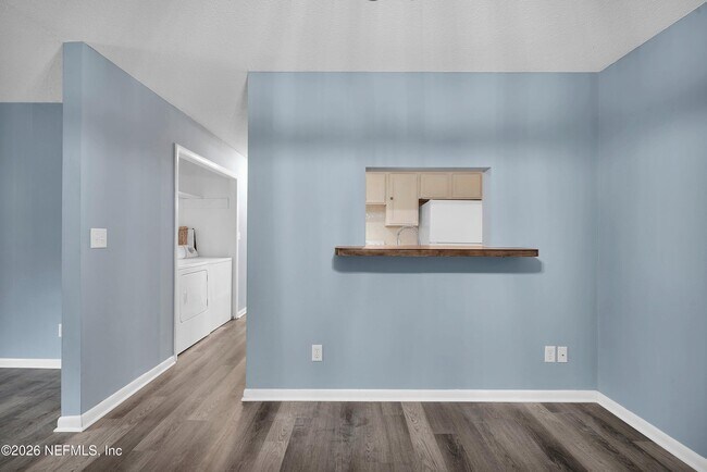 Building Photo - 3765 Crown Point Rd