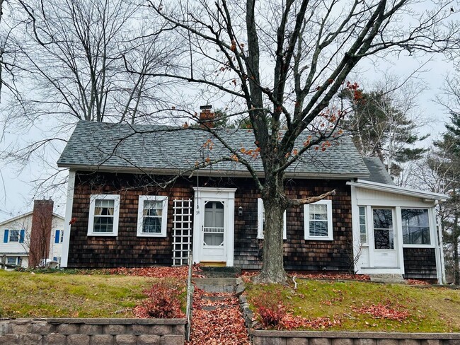 Building Photo - Single Family Cape AVAILABLE in Rochester,...