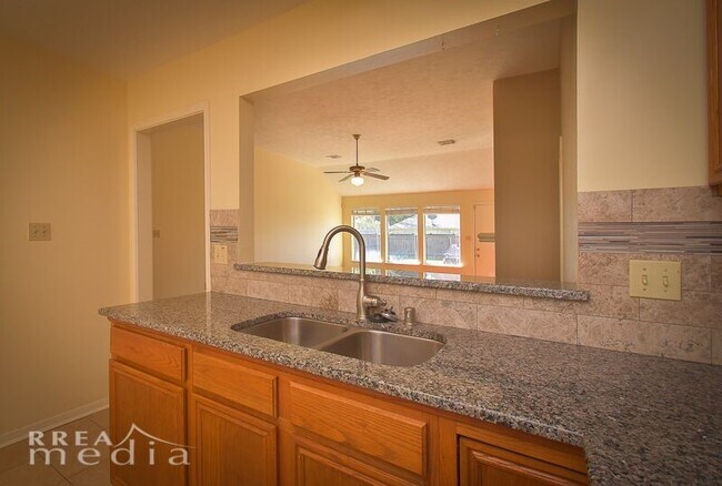 Building Photo - 19723 Glenfinch Ln