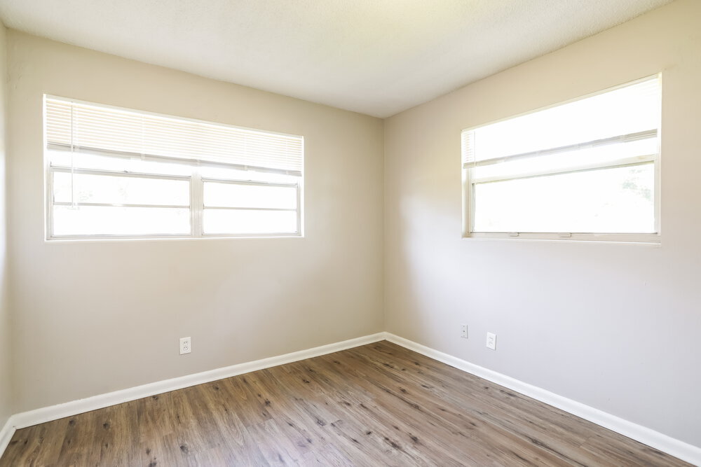 Building Photo - 7829 Dubois Dr